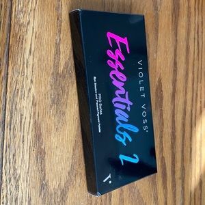 Violet Voss Essentials 2 Palette